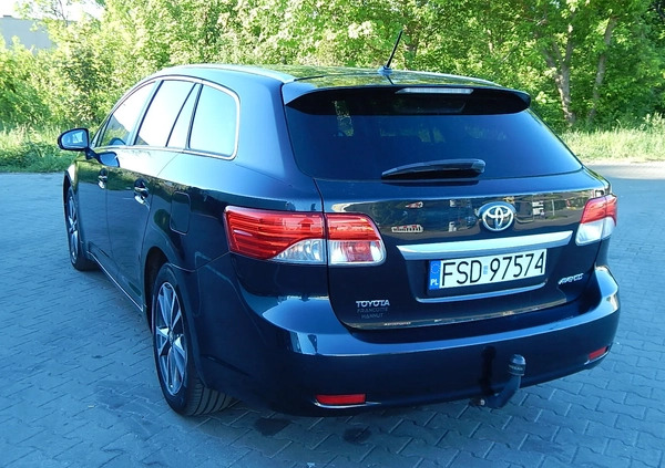 Toyota Avensis cena 31900 przebieg: 228228, rok produkcji 2014 z Drezdenko małe 466